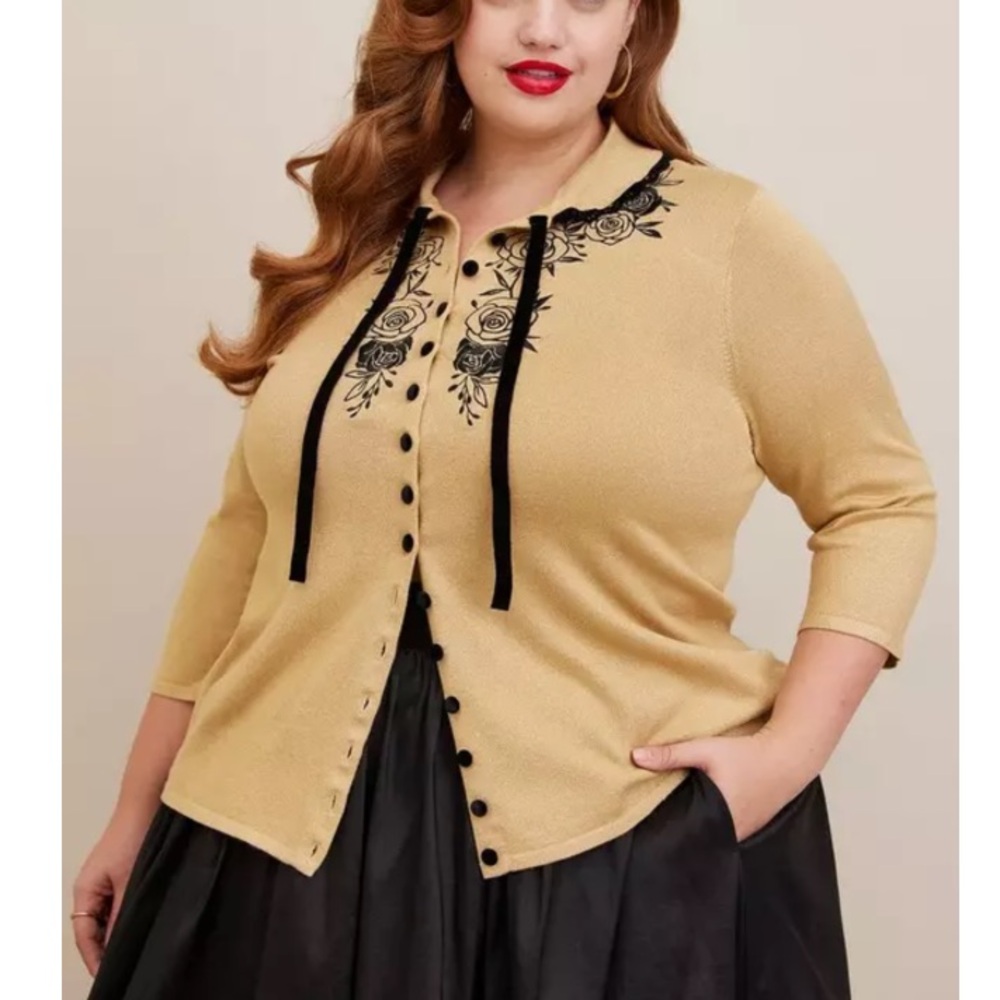 TORRID NWT Cardigan Button Front Collared Sweater 0679